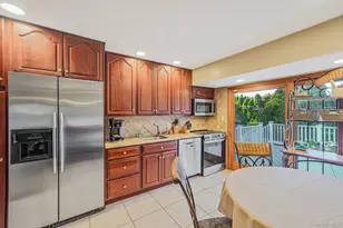 9 Dean Ct, Commack, NY 11725 - Photo 16
