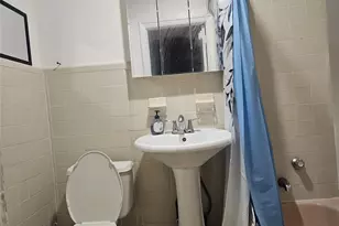 139-29 87th Rd, Jamaica, NY 11435 - Photo 4