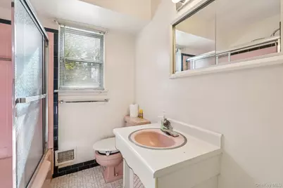 71 Dora Lane, New Rochelle, NY 10804 - Photo 12