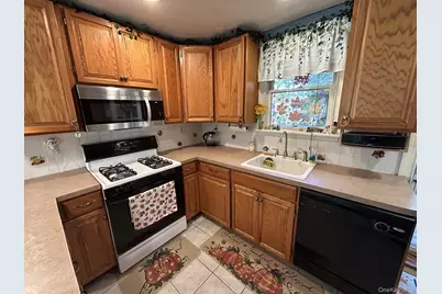 21 Lakeview Drive, Middle Island, NY 11953 - Photo 8