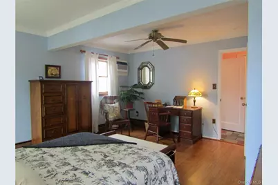 25 Pinetree Lane, Levittown, NY 11756 - Photo 14