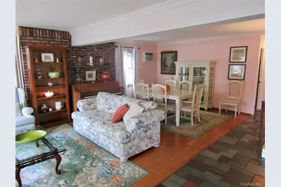 25 Pinetree Lane, Levittown, NY 11756 - Photo 4