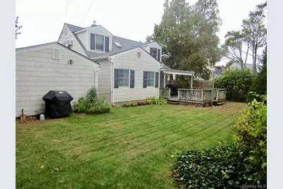 25 Pinetree Lane, Levittown, NY 11756 - Photo 24