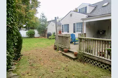 25 Pinetree Lane, Levittown, NY 11756 - Photo 22