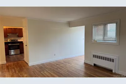 19 Barbara Court, Sayville, NY 11782 - Photo 2