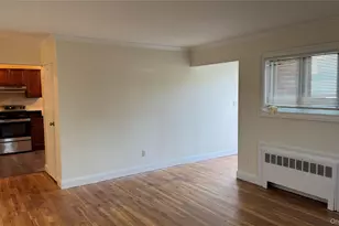 19 Barbara Ct, Sayville, NY 11782 - Photo 2