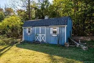 27 Cold Spring Hills Rd, Huntington, NY 11743 - Photo 26