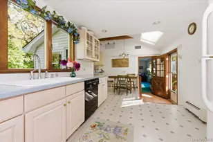 27 Cold Spring Hills Rd, Huntington, NY 11743 - Photo 12