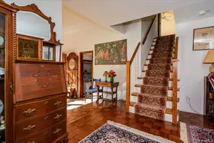 27 Cold Spring Hills Rd, Huntington, NY 11743 - Photo 4