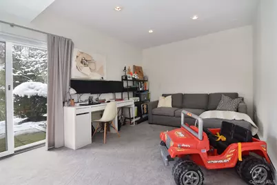 110 Valleyview Road, Irvington, NY 10533 - Photo 20