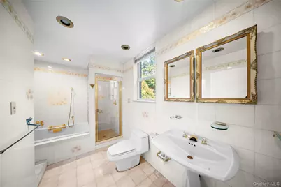 83 Dartmouth Street, Forest Hills, NY 11375 - Photo 24