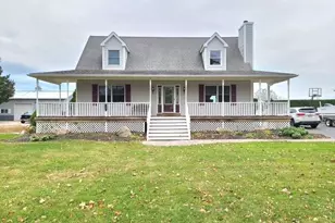 282 West Ln, Aquebogue, NY 11931 - Photo 2