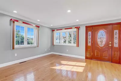 32 3rd Avenue, New Hyde Park, NY 11040 - Photo 6