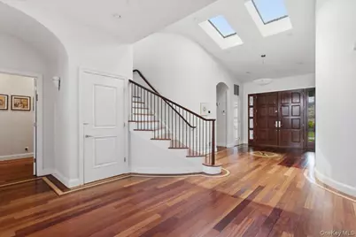 135 Kensington Oval, New Rochelle, NY 10805 - Photo 4