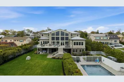 135 Kensington Oval, New Rochelle, NY 10805 - Photo 2