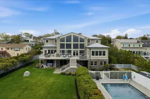 135 Kensington Oval, New Rochelle, NY 10805 - Photo 2