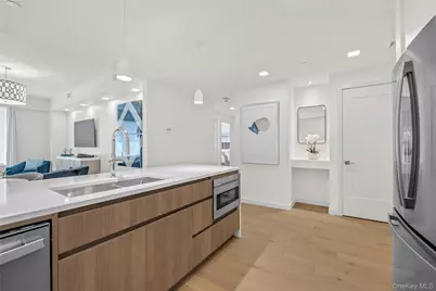 218 Middle Neck Road #207, Great Neck, NY 11021 - Photo 22