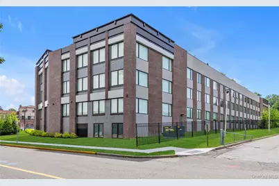 218 Middle Neck Road #207, Great Neck, NY 11021 - Photo 4