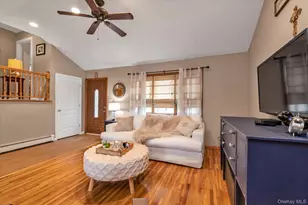 26 Cheshire Rd, Inwood, NY 11096 - Photo 4