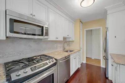 1200 Midland Avenue #8f, Bronxville, NY 10708 - Photo 14