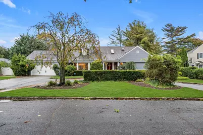 1339 E Boxwood Drive E, Hewlett, NY 11557 - Photo 30