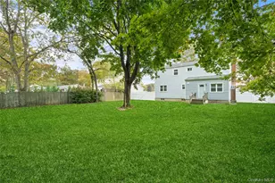 2129 Sycamore Ave, Ronkonkoma, NY 11779 - Photo 30