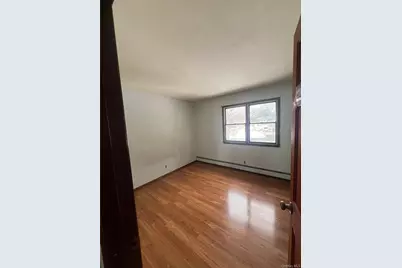 60 New Hampshire Avenue, Bay Shore, NY 11706 - Photo 20