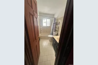 60 New Hampshire Avenue, Bay Shore, NY 11706 - Photo 18