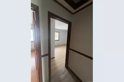 60 New Hampshire Avenue, Bay Shore, NY 11706 - Photo 14