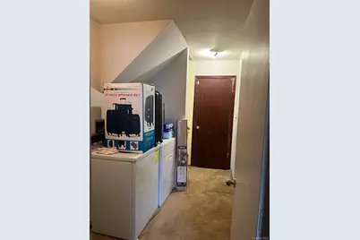 60 New Hampshire Avenue, Bay Shore, NY 11706 - Photo 32