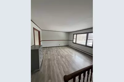 60 New Hampshire Avenue, Bay Shore, NY 11706 - Photo 6