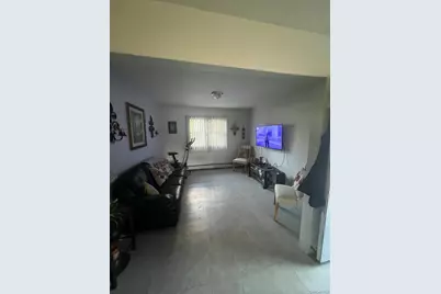 60 New Hampshire Avenue, Bay Shore, NY 11706 - Photo 24