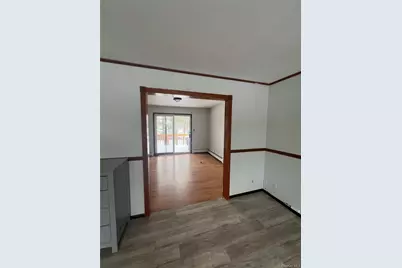 60 New Hampshire Avenue, Bay Shore, NY 11706 - Photo 8