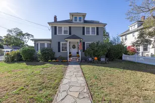108 Jayne Ave, Patchogue, NY 11772 - Photo 2