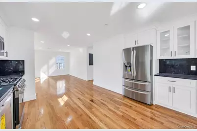 322 Miller Avenue, Freeport, NY 11520 - Photo 22