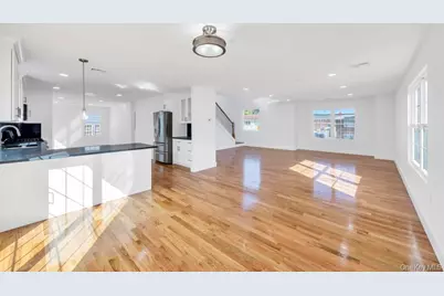 322 Miller Avenue, Freeport, NY 11520 - Photo 14