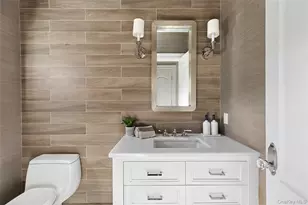 34 Post Fields Ln, Quogue, NY 11959 - Photo 16