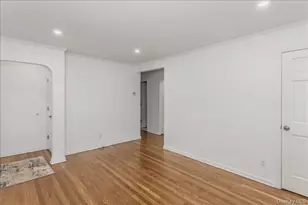 1016 Oaks Dr, Franklin Square, NY 11010 - Photo 2