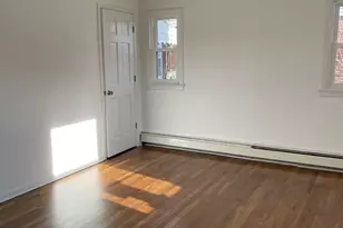 1016 Oaks Dr, Franklin Square, NY 11010 - Photo 4