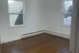 1016 Oaks Dr, Franklin Square, NY 11010 - Photo 6