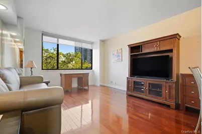 26910 Grand Central Parkway #5M, Floral Park, NY 11005 - Photo 6