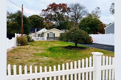 219 Litchfield Avenue, Babylon, NY 11702 - Photo 2