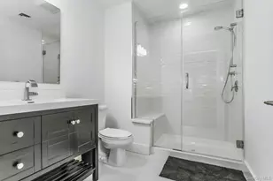 512 Breton Wy, Glen Cove, NY 11542 - Photo 10