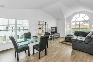 512 Breton Wy, Glen Cove, NY 11542 - Photo 4