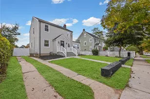 72 Woodside Ave, Freeport, NY 11520 - Photo 2