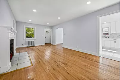 72 Woodside Avenue, Freeport, NY 11520 - Photo 6