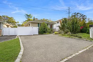 416 Fir Grove Rd, Ronkonkoma, NY 11779 - Photo 2