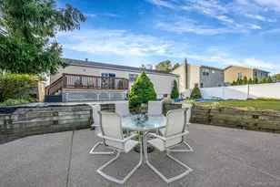 44 Lenox St, Lindenhurst, NY 11757 - Photo 14