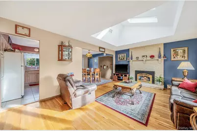 44 Lenox Street, Lindenhurst, NY 11757 - Photo 2