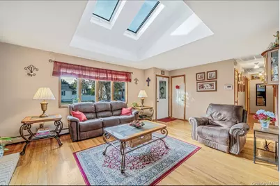 44 Lenox Street, Lindenhurst, NY 11757 - Photo 4